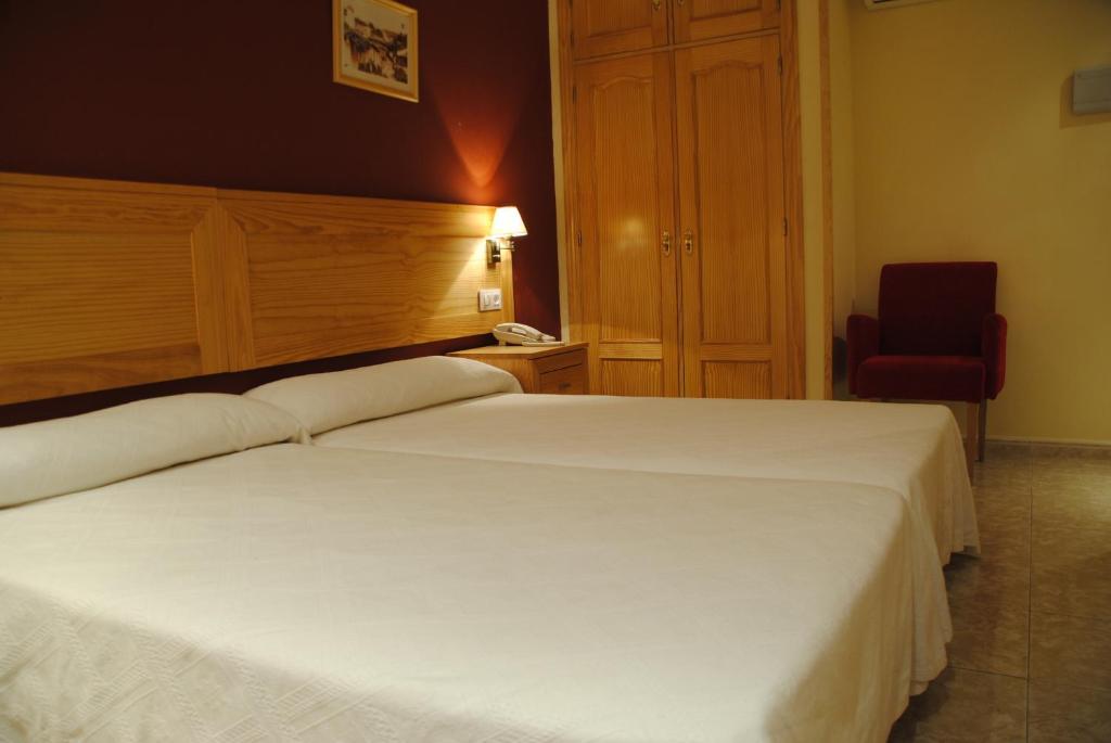Hotel Alegria 바뇨스 데 몬테마요르 객실 사진
